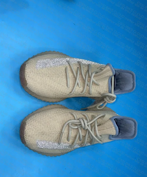 Yeezy 350 v2 linen blind box 8