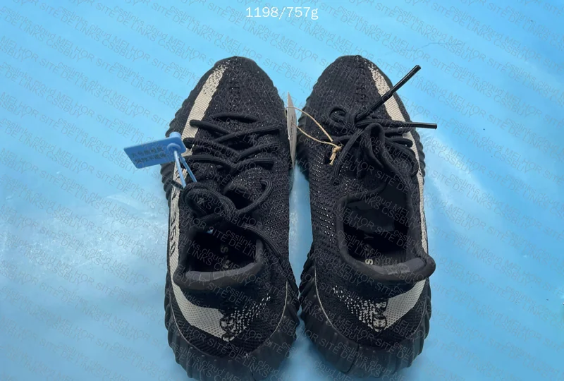 Yeezy 350 v2 - LJR - Blind box 3