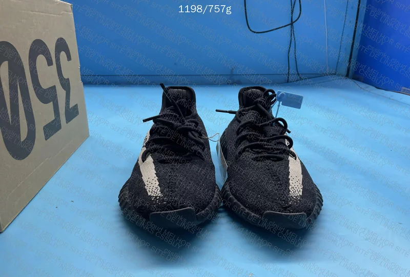Yeezy 350 v2 - LJR - Blind box 5