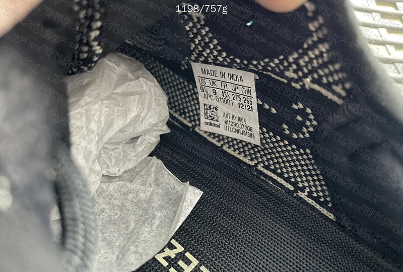 Yeezy 350 v2 - LJR - Blind box 9