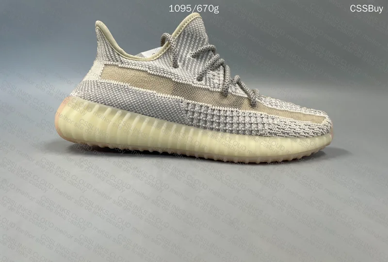 Yeezy 350 V2 Lundmark 3