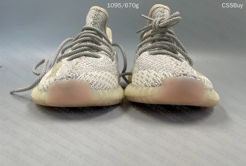 Yeezy 350 V2 Lundmark 5