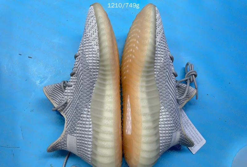 Yeezy 350 V2 'Lundmark' - (K Batch Promo OVO) 3