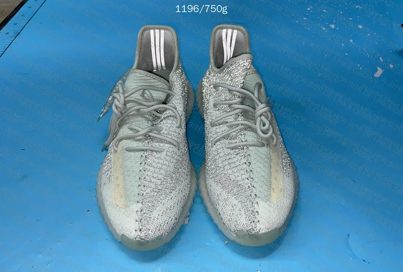 Yeezy 350 V2 “OG” Cloud White