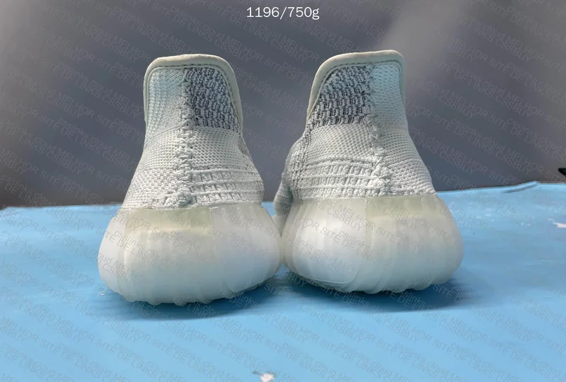 Yeezy 350 V2 “OG” Cloud White 3
