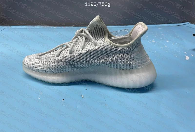 Yeezy 350 V2 “OG” Cloud White 5