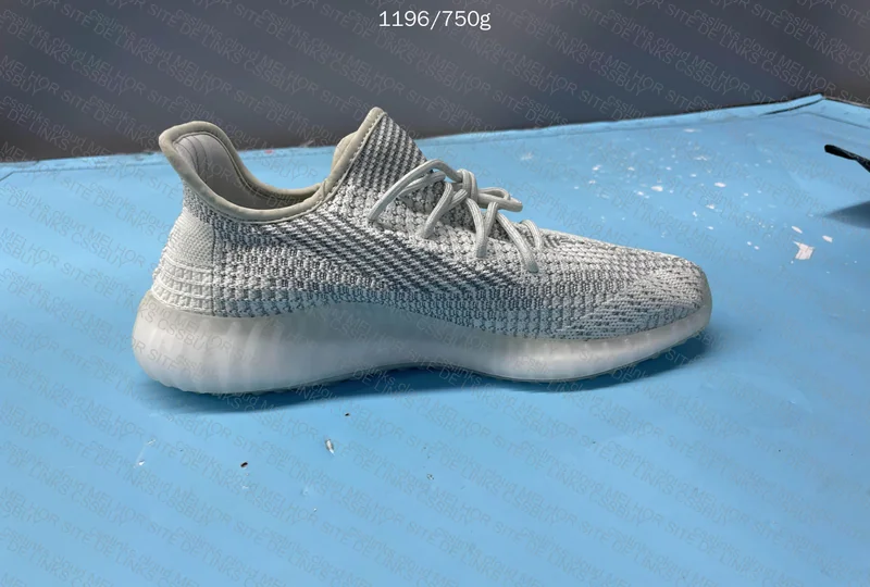 Yeezy 350 V2 “OG” Cloud White 7