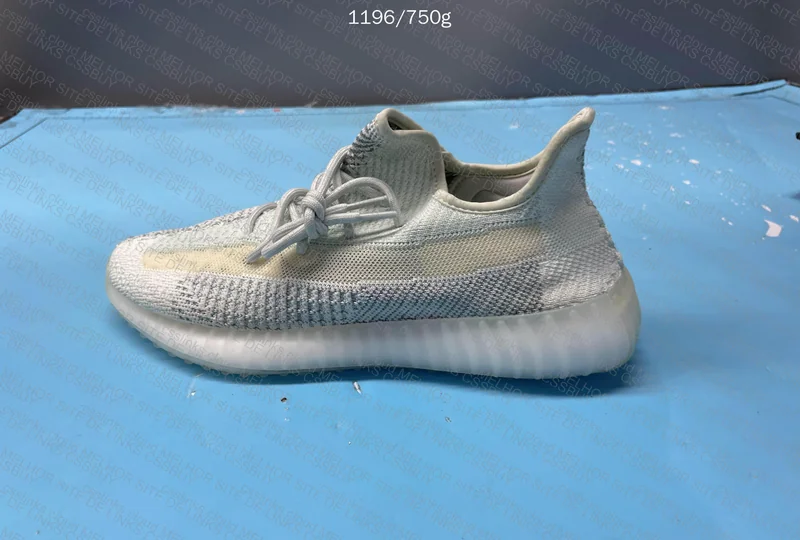 Yeezy 350 V2 “OG” Cloud White 8