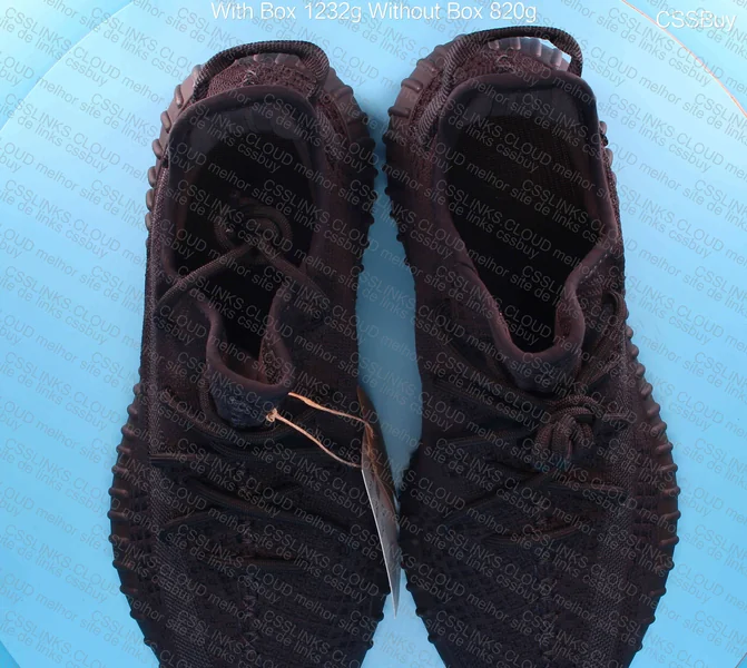 Yeezy 350 v2 onyx