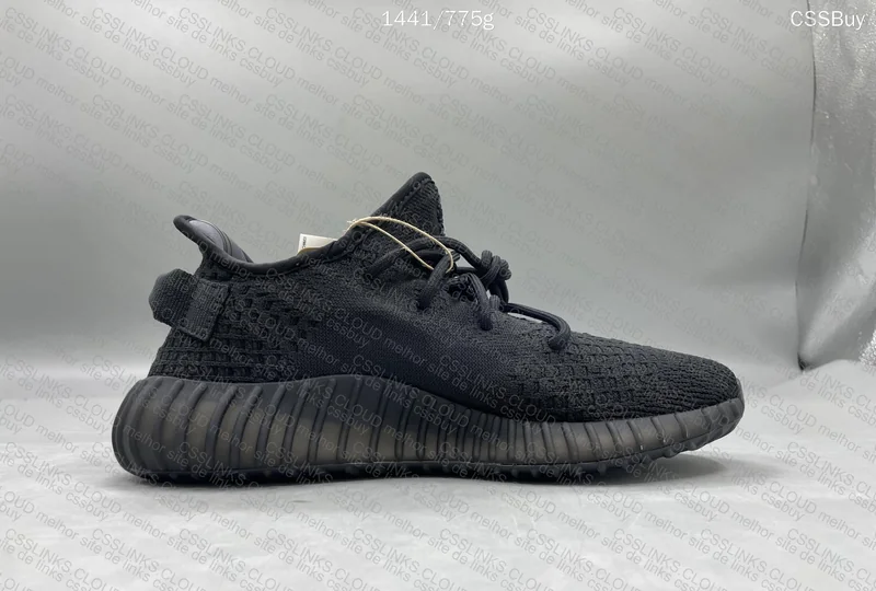 Yeezy 350 V2 Onyx 4