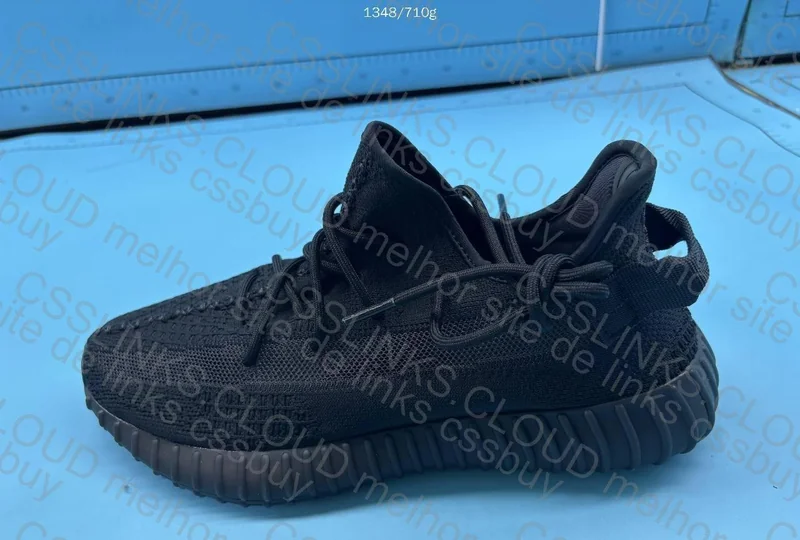 Yeezy 350 V2 Onyx