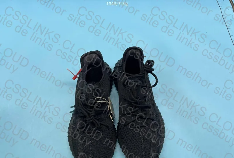 Yeezy 350 V2 Onyx 2