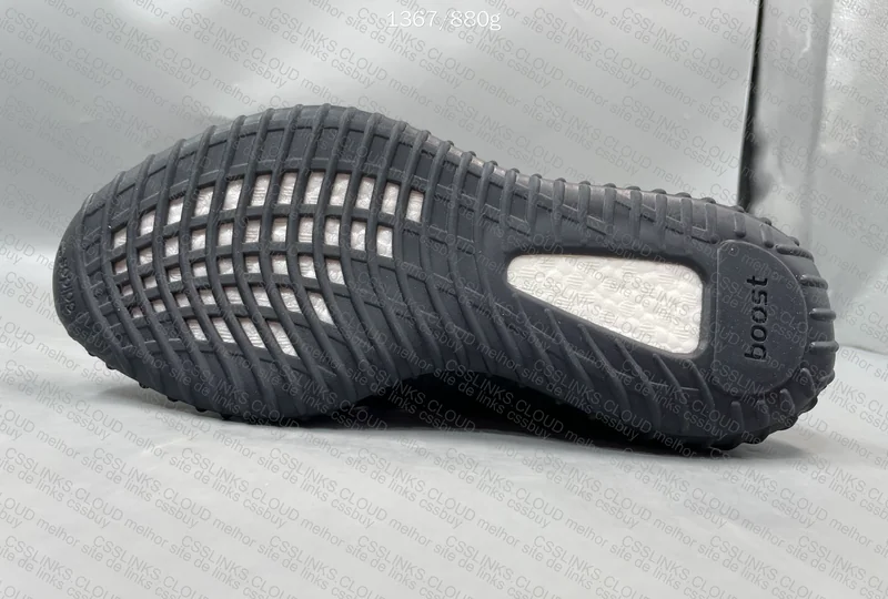 Yeezy 350 v2 ONYX - LW 4