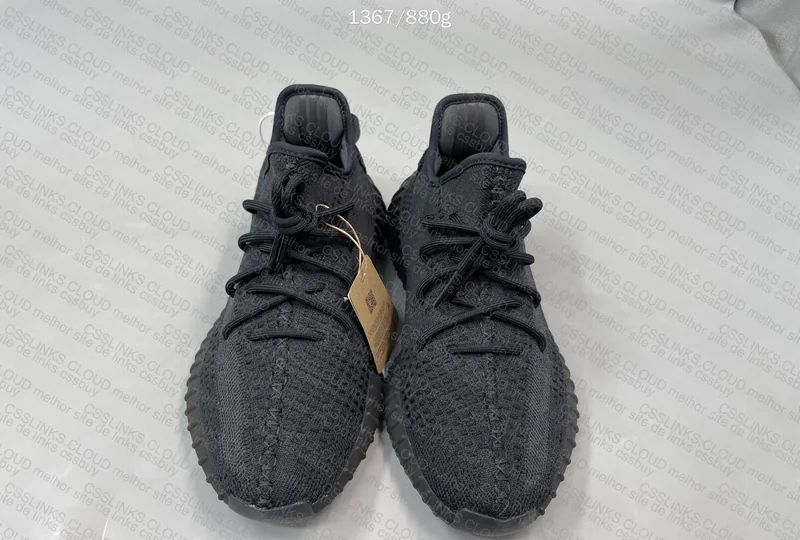 Yeezy 350 v2 ONYX - LW 6