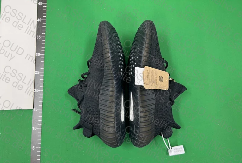 yeezy 350 v2 onyx - LW 3