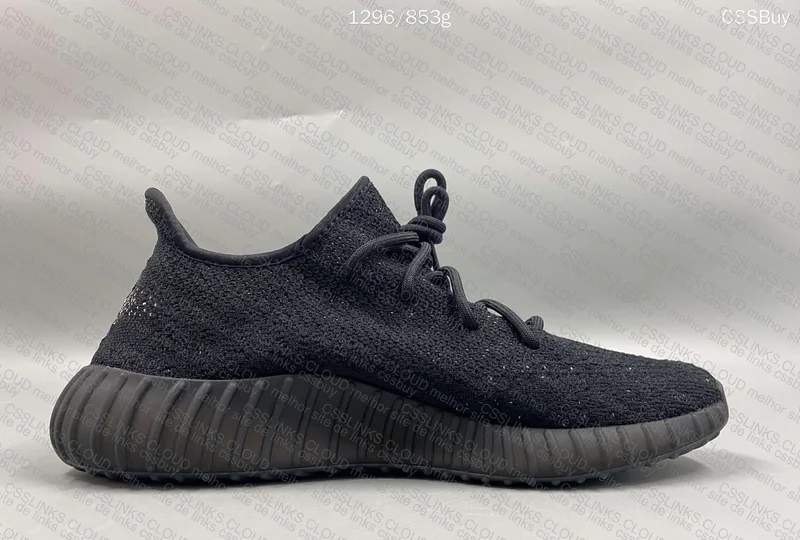 Yeezy 350 V2 Oreo 3