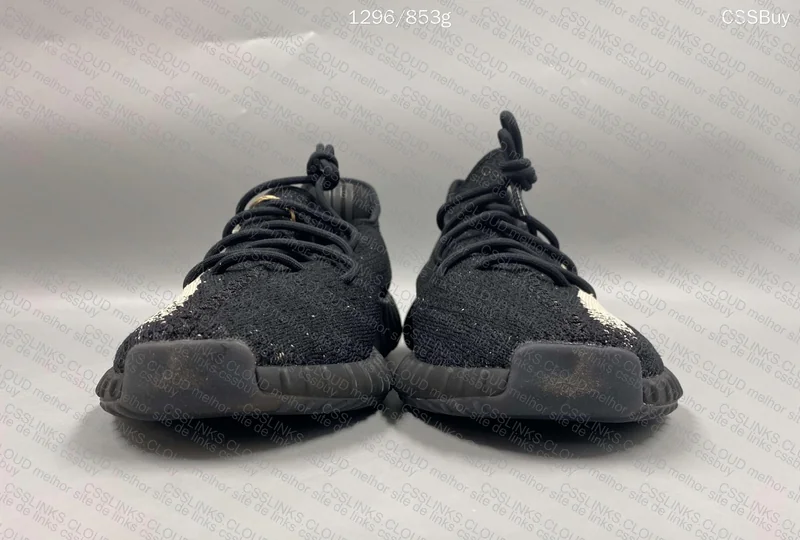 Yeezy 350 V2 Oreo 4