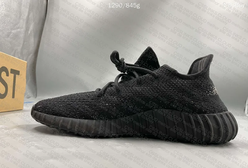 Yeezy 350 v2 OREO 3