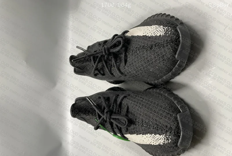 Yeezy 350 v2 Oreo 2