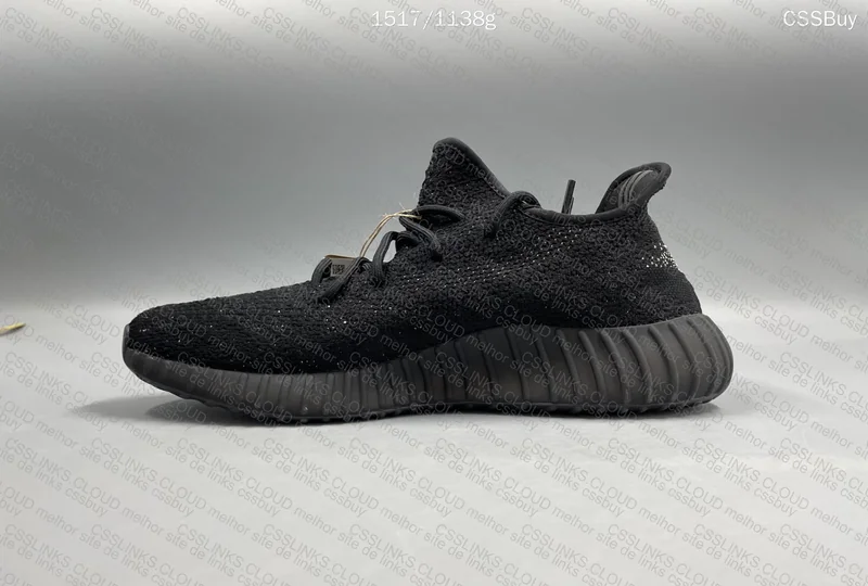 Yeezy 350 V2 Oreo 3