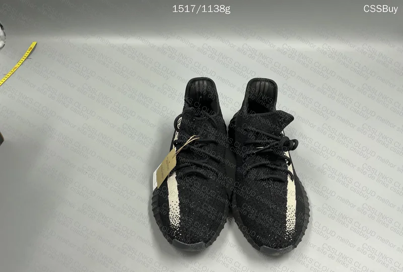 Yeezy 350 V2 Oreo 8