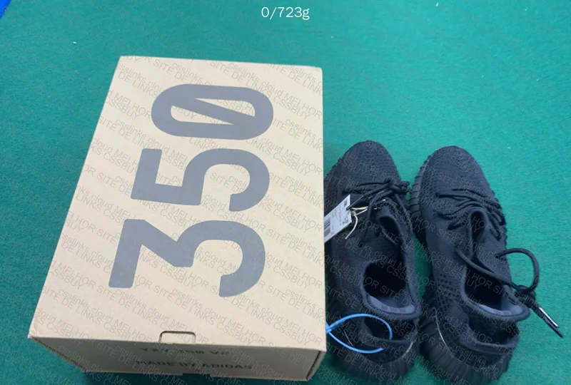 Yeezy 350 V2 Black Onyx
