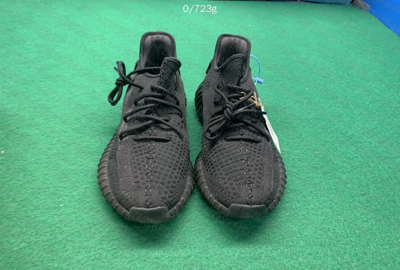 Yeezy 350 V2 Black Onyx 3
