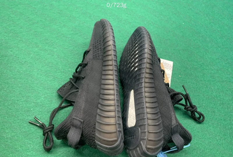 Yeezy 350 V2 Black Onyx 6