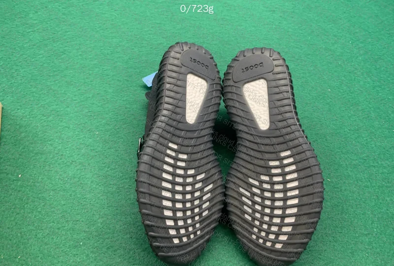 Yeezy 350 V2 Black Onyx 7