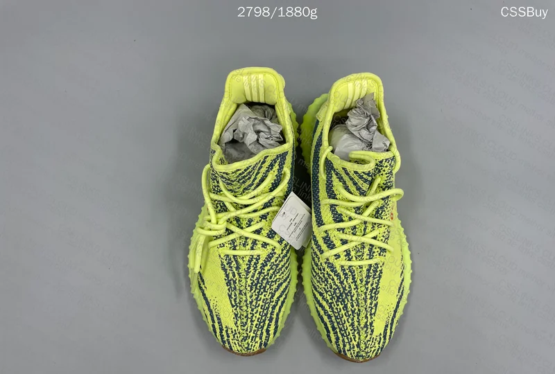 Yeezy 350 V2 - Sale - Random CW 5