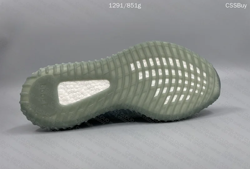Yeezy 350 v2 Salt