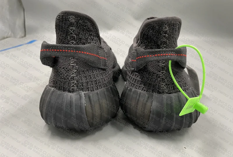 Yeezy 350 V2 Static Black GL? 3