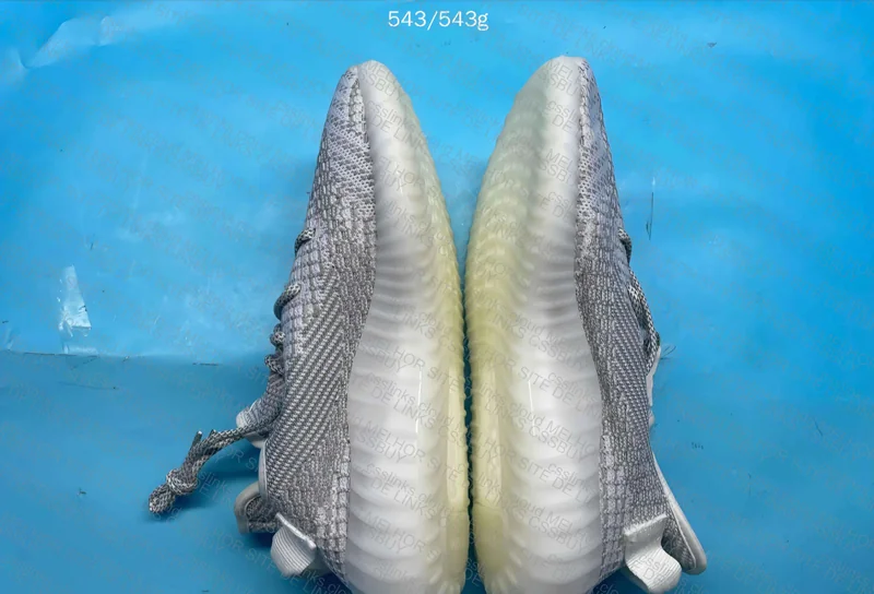 Yeezy 350 V2 "Static" - Blind Box 3