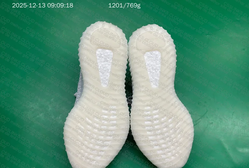 Yeezy 350 v2 Static LW
