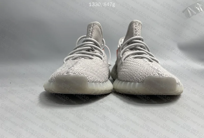 Yeezy 350 V2 Tail Light (GL?) 2
