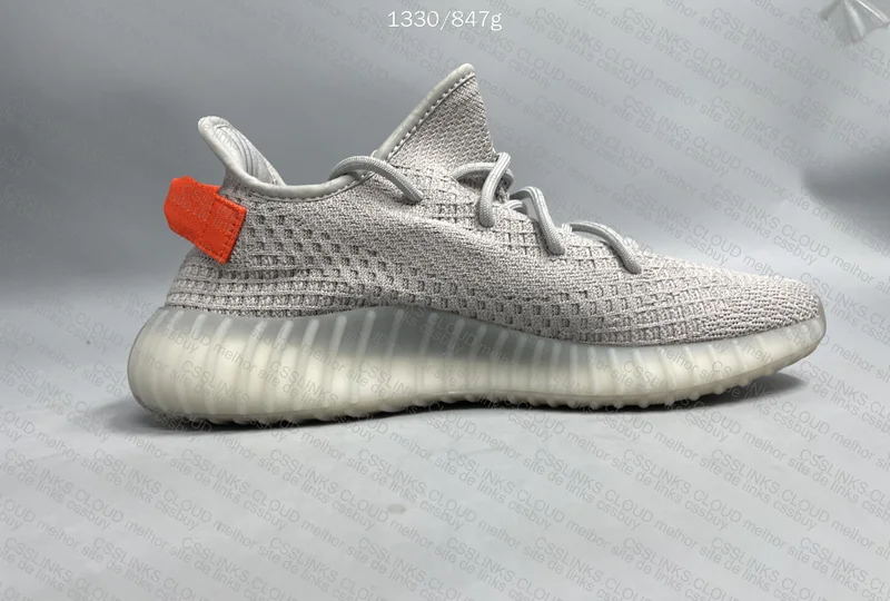 Yeezy 350 V2 Tail Light (GL?) 8