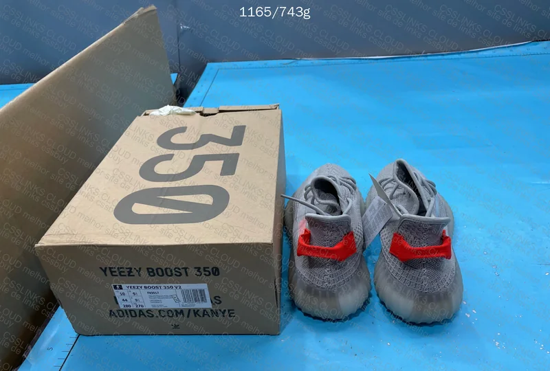 Yeezy 350 v2 Tail Light - Og Batch(?) 10