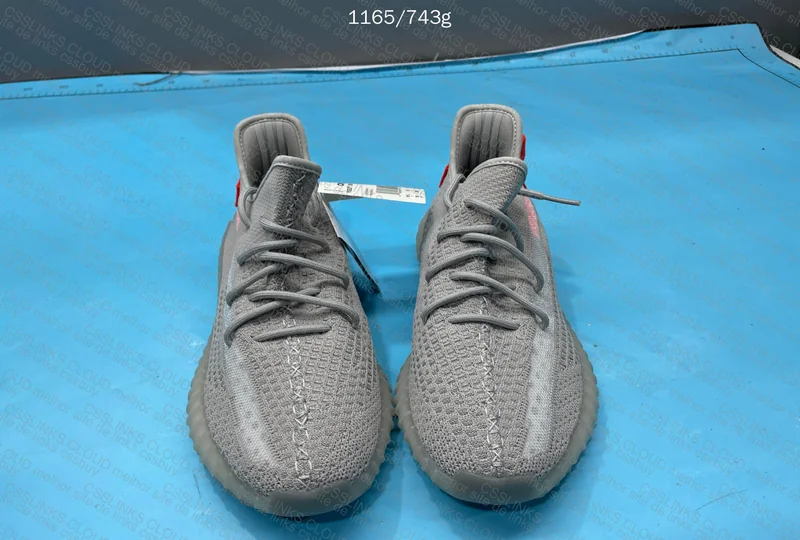 Yeezy 350 v2 Tail Light - Og Batch(?) 3