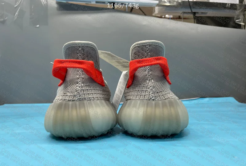 Yeezy 350 v2 Tail Light - Og Batch(?) 4