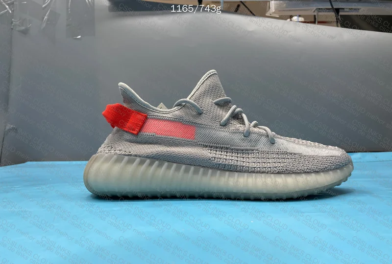 Yeezy 350 v2 Tail Light - Og Batch(?) 7