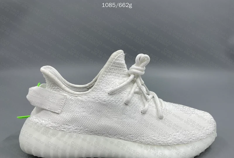 Yeezy 350 v2 triple white 4