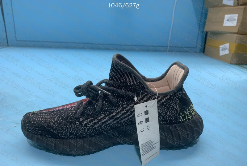 Yeezy 350 V2 Yecheil (Blind Box) 8