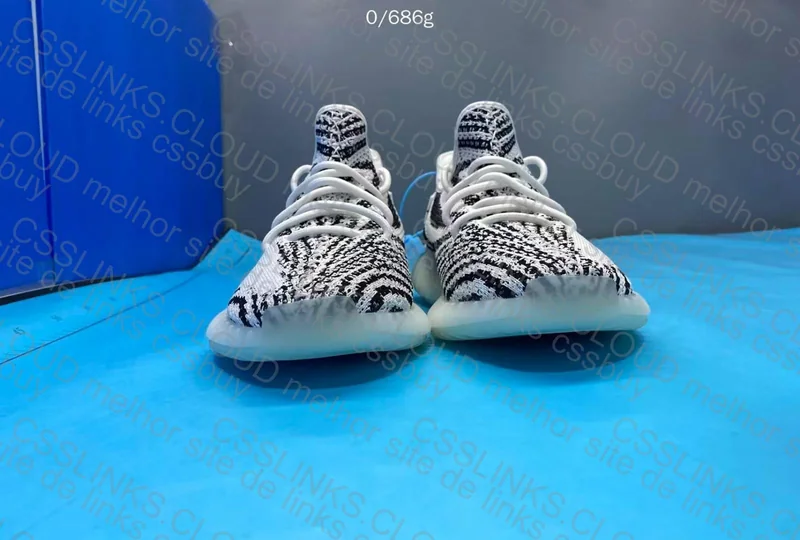 Yeezy 350 v2 Zebra 3