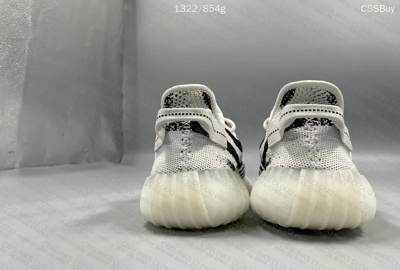YEEZY 350 v2 zebra. GL?