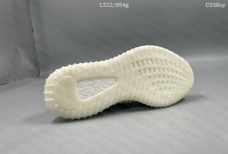 YEEZY 350 v2 zebra. GL? 4