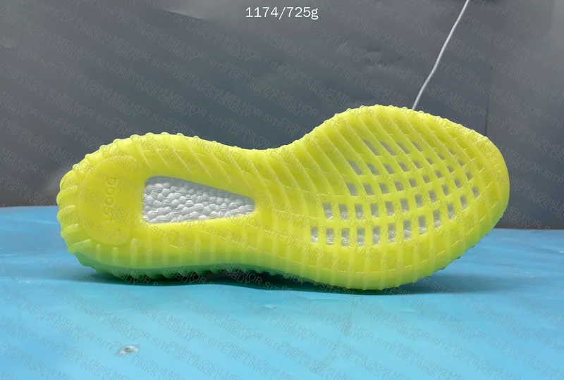 Yeezy 350 yeezreel og batch 8
