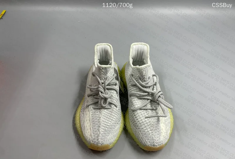 YEEZY 350 YESHAY