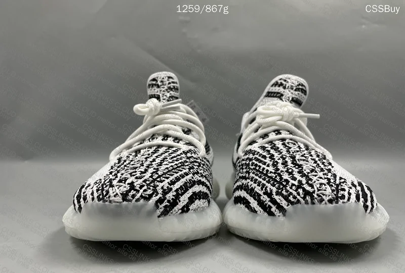 Yeezy 350 zebra