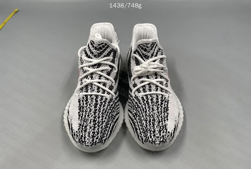 Yeezy 350 zebra