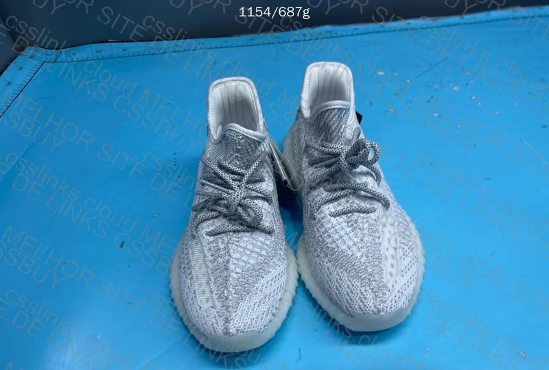 Yeezy 350V2 2